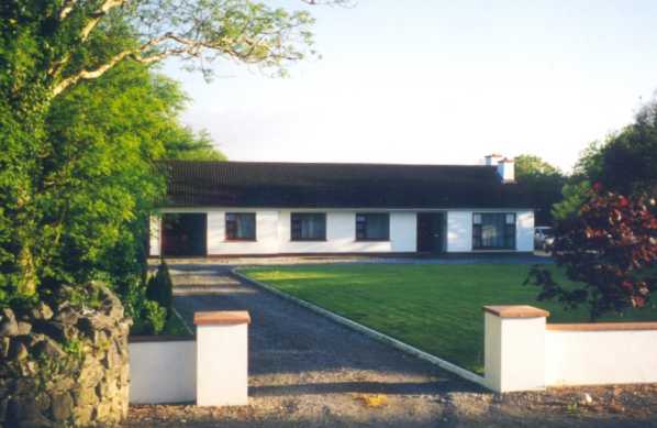 housebg2tt.jpg (25067 bytes)